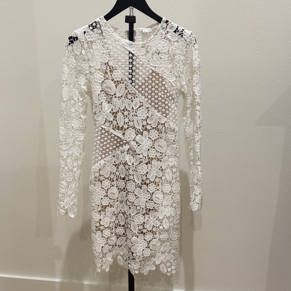 Selfie Leslie White‎ Floral Lace Long-Sleeve Dress